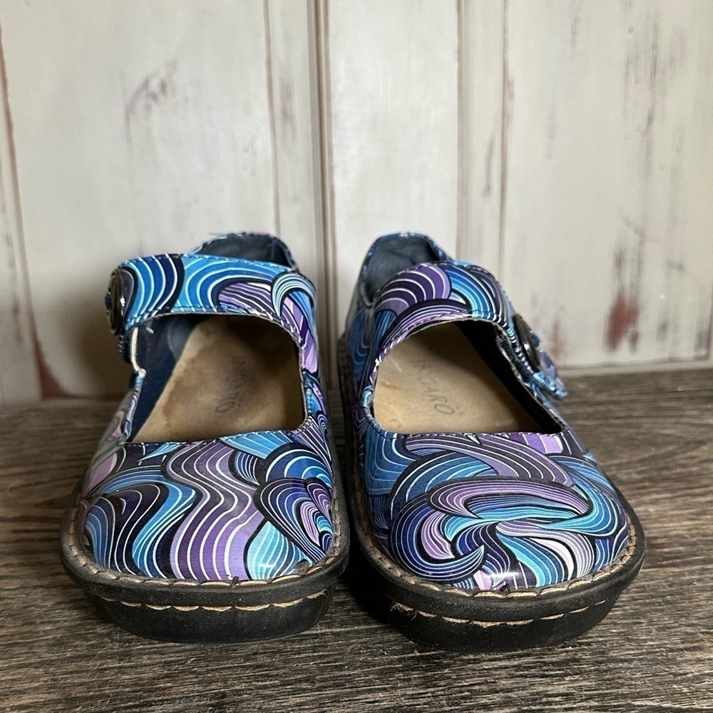 Ingaro Mary Jane Loafers Women's 6.5 Blue Faux Leather psychedelic swirl nurse - Picture 2 of 8